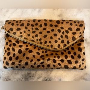 EUC Women’s Leopard print crossbody/clutch
